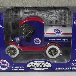 1912 FORD TANKER COIN BANK STANDARD OIL/AMOCO BY GEARBOX 1:24SCALE DIE CAST